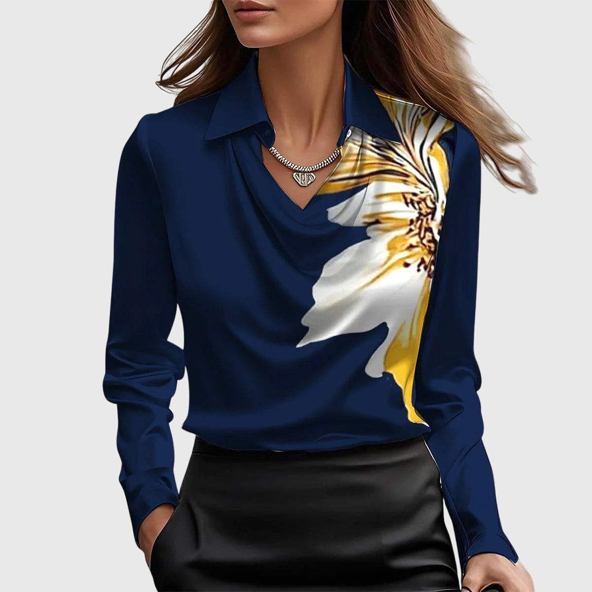 Julia ™ | Blouse avec un éclat luxueux et un col plissé